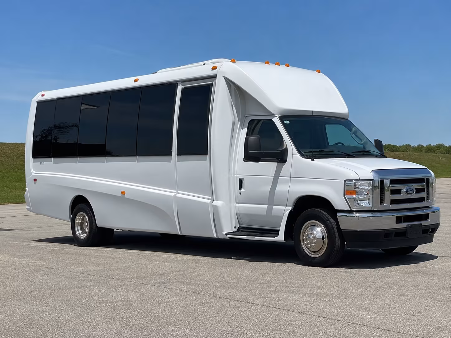 Durham Birthday, Sweet 16, & Quinceañera Transportation party bus exterior