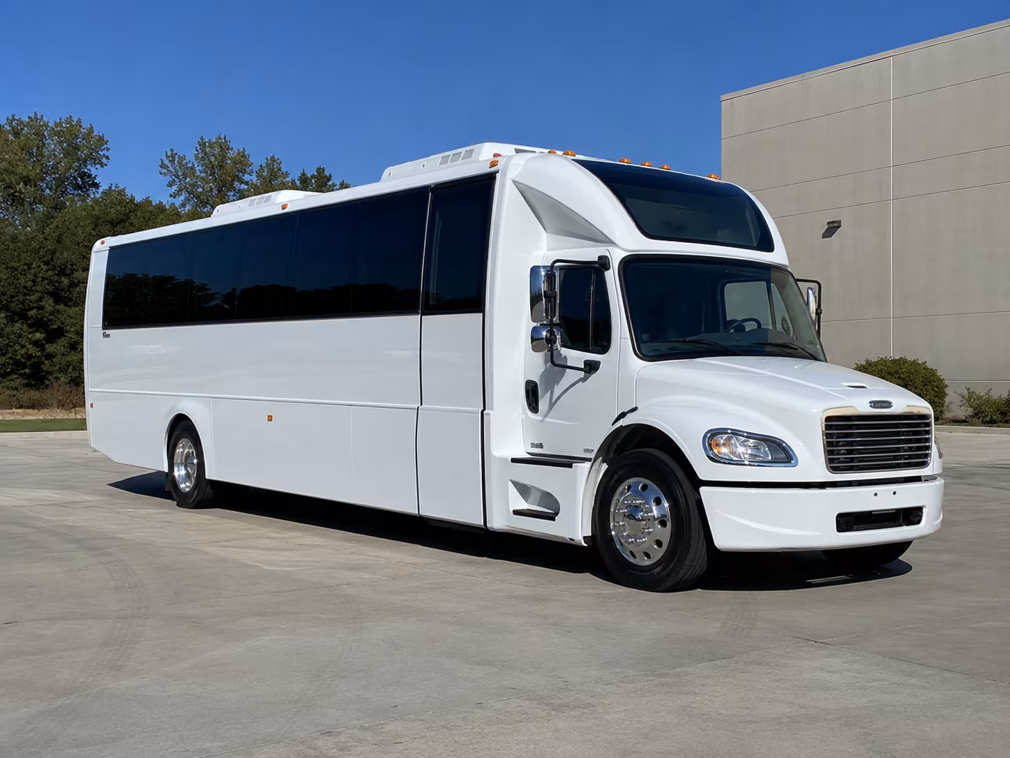 Durham Winery Tour & Pub Crawl Transportation party bus exterior